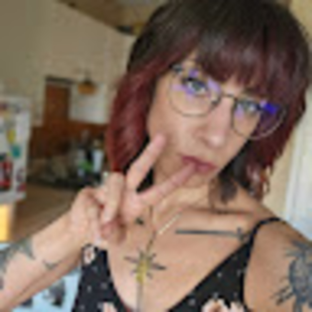 Meet your Posher, Crystal